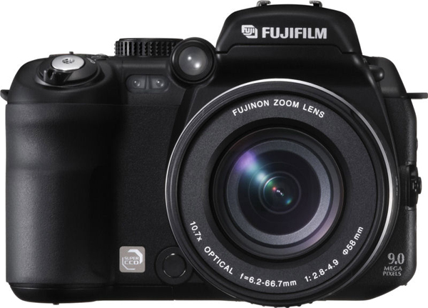 Fujifilm چهار دوربین دیجیتال برای کاربران خانگی عرضه کرد