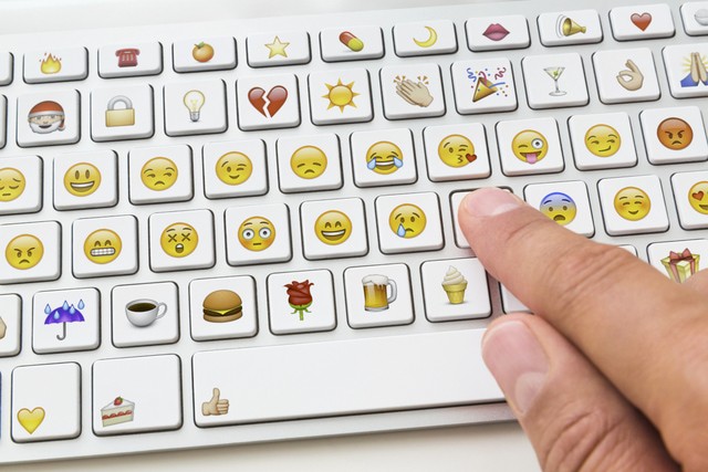 دانلود کیبورد شکلک دار اندروید با پشتیبانی از زبان فارسی - Emoji Keyboard 1.4.3.0