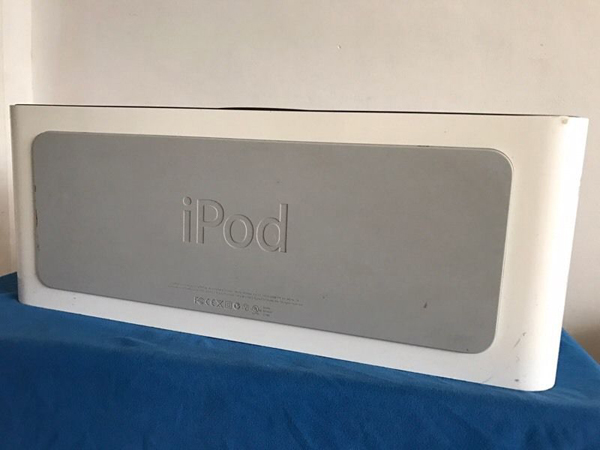 نخستین مدل iPod روی eBay حراج شد: ۲۰۰ هزار دلار