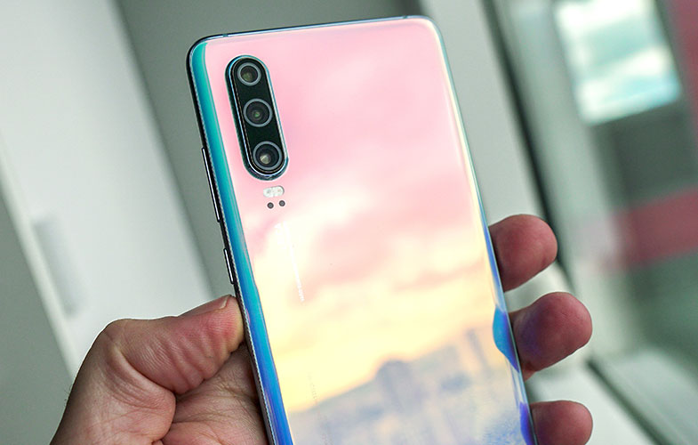 گوشی HUAWEI P30 ،چشم پزشک هوشمند