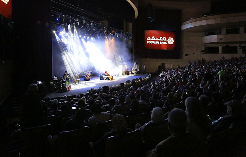 جشنواره تئاتر با حضور هنرمندان و حمایت بانک گردشگری به پایان رسید