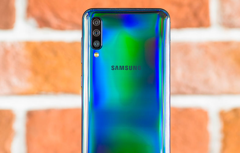 گوشی سامسونگ Galaxy A50، میان رده‌ای با باتری قدرتمند