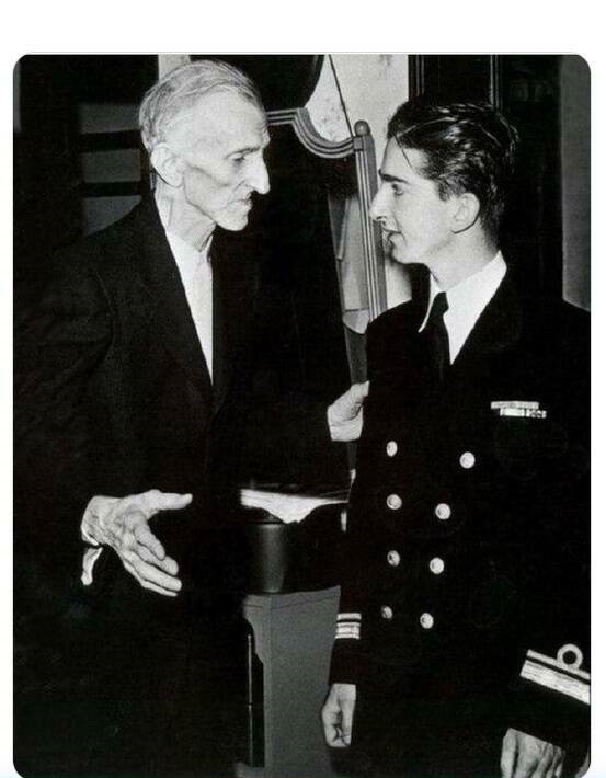 نیکلا تسلا را همراه با پتر دوم یوگسلاوی