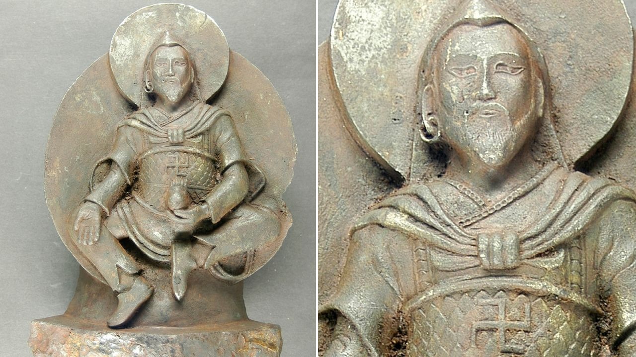 مجسمه بودا از جنس شهاب سنگ و با نشان مورد علاقه نازی ها