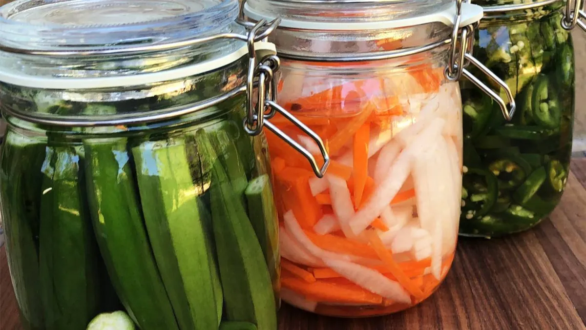 از بستنی تا ترشی؛ چیزهای عجیبی که «احتمالا سرطان‌زا» هستند