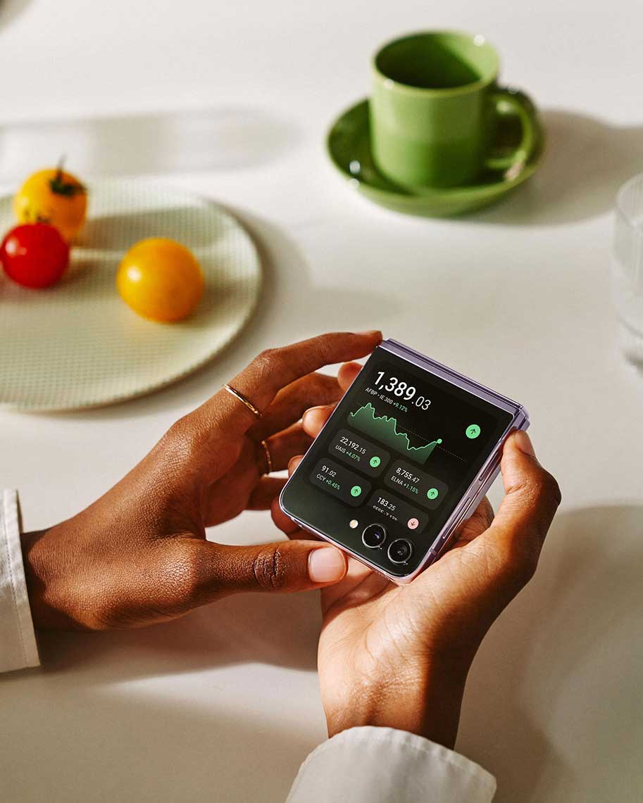 معرفی قابلیتهای کاربردی نمایشگر Flex گلکسی Z Flip5 سامسونگ