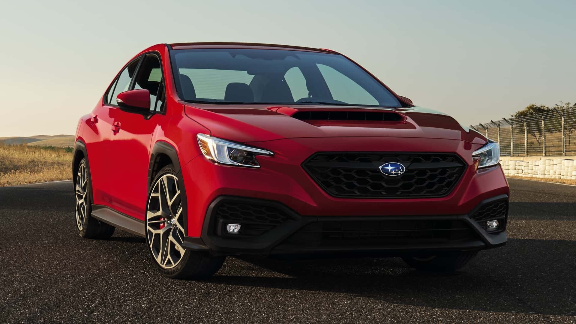 سوبارو دبیلو آر اکس تی آر