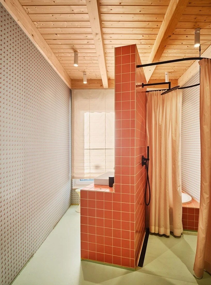 همراه با اقامتگاه نئو پالادینی متمایز در آلمان