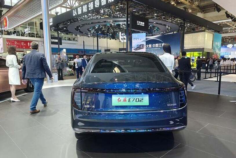 هونگچی E702